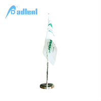 Sortie d'usine Impression personnalisée Table portable Mini drapeau Publicité Pôle délicat Drapeau de bureau