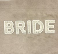Hesus DIY Appliques de lettres A-Z en perles, brodées à la main, thermocollantes, en tissu velours et PVC, pour vêtements de mariée et chapeaux, 7 jours