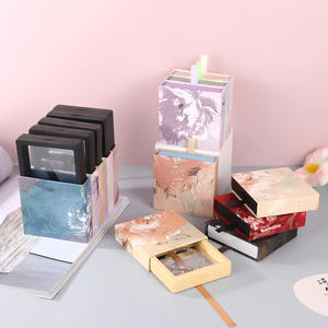 CSMD Fournisseurs <span class=keywords><strong>Chinois</strong></span> Logo Personnel Accepté Cadre en Plastique Transparent PE Film Coulissant Carton <span class=keywords><strong>Suspension</strong></span> Bijoux Boîte de Rangement - Product Image 5