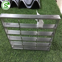 Singapour grilles en fonte de haute qualité modèles de caillebotis en métal caillebotis en acier galvanisé à chaud