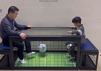 Table de Football de Table LED Subsoccer pour 2 Joueurs – Machine de Divertissement avec Deux Chaises Confortables – Jeu de Football Sous Table Amusant