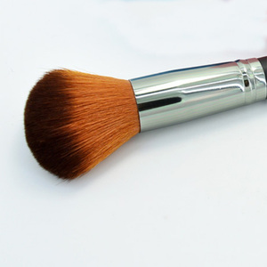 Faria Brocha Grande con Mango de Madera Negro/Dorado, Brocha de Maquillaje Plana de Alta Densidad, Portátil - Product Image 2