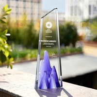 Trophée en cristal personnalisé haut de gamme gravé au laser, motif sommet de montagne, plaque d'honneur pour réunion annuelle, groupe d'employés exceptionnels
