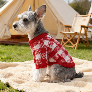 Suéter PETCIRCLE para Perros Pequeños y Cachorros, Otoño/Invierno, Cálido y Cómodo, Diseño a Cuadros Rojos y Blancos con Flores - Product Image 2