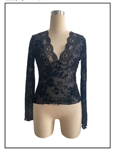 Body en velours floral à col en V pour femme - Haut transparent à manches en dentelle tendance - Product Image 6