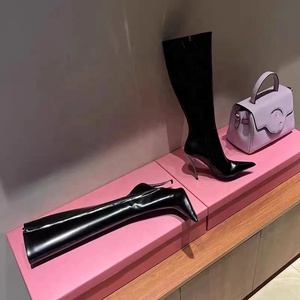 Botas Altas de Mujer con Tacón Fino Metálico Estilo Stiletto, Punta Puntiaguda y Cremallera Lateral Larga - Product Image 5