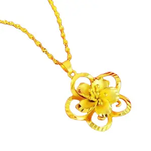Lucky Five-Leaf Flower Necklace Copper-Plated Gold Sunflower Pendant Pares de moda feminina Water Wave Chain Atacado
