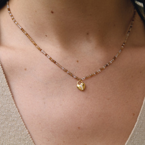 Collana con Ciondolo Vintage di Design in Acciaio Inossidabile Placcato Oro 18K PVD, con Agata Naturale e Zirconi, a Forma di Lucchetto d'Amore e Perline - Product Image 5