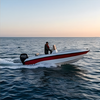 Bateau de pêche Chaser 430 avec glacière et réservoir d'appâts, coque en FRP de 4,3 m, éclairage de navigation LED, côtier
