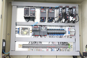 Auto 5L 10 L Carburant Jerrican <span class=keywords><strong>20L</strong></span> <span class=keywords><strong>Eau</strong></span> <span class=keywords><strong>de</strong></span> <span class=keywords><strong>Javel</strong></span> Liquide <span class=keywords><strong>de</strong></span> Nettoyage Anti Corrosif 25L Conteneur Remplissage Capsulage Machine Prix - Product Image 6