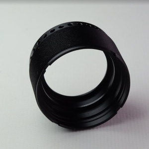 Fresado CNC Personalizado para Piezas de Aluminio Anodizado Negro Mecanizado con Roscas y Orificios para Equipos Ópticos - Product Image 2