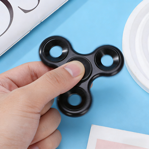 <span class=keywords><strong>Gyroscope</strong></span> anti-stress en plastique personnalisé avec logo pour enfants et adultes, jouet sensoriel pour soulager l'anxiété, idéal pour l'autisme et les anniversaires - Product Image 5