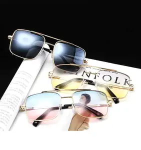 Personal isierte coole quadratische Sonnenbrille polarisierte Männer Sommer Metall Holzrahmen mit Brille für Frauen