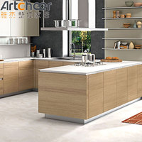 Armoire de cuisine italienne design intelligent en forme de U finition de porte plaquée de couleur blanche avec armoire de comptoir en pierre de quartz