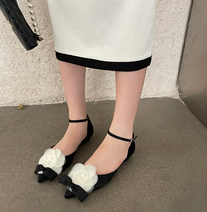 Nouvelles chaussures plates à bout pointu et boucle décorative florale pour toutes les saisons, collection Printemps-Été 2023 - Product Image 2