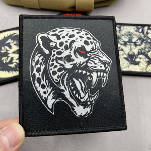 Parches tácticos de mezclilla tejidos con estampado de oso, leopardo de las nieves y lobo, insignias redondas con gancho y bucle para sombreros, OEM - Product Image 3