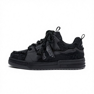 Zapatos de moda unisex con cordones, estilo casual y urbano, de diseñador de Guangzhou, con diseño de boleto de avión y caballero negro, para skate, con aumento de altura. - Product Image 1