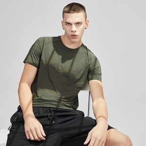 เสื้อยืดแร็กแลนแบบแห้งเร็ว กลิ่นมิ้นท์ น้ำหนัก 190 GSM สำหรับทุกเพศ - Product Image 1