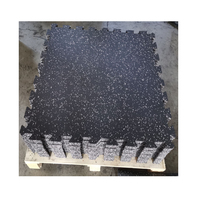 Carreaux de tapis en caoutchouc de sol de salle de sport interverrouillés intérieurs personnalisés