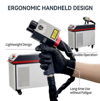 Machine de nettoyage au laser pulsé refroidie par air de 500 W, facile à utiliser, vitesse rapide pour l'élimination de la rouille et le nettoyage des portes en bois/acier inoxydable