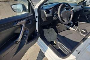 Citroën C-Elysee 2018 1.6L en version Fashion, berline compacte 4 portes 5 places, conduite à gauche - Product Image 6