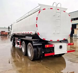 Camion-citerne d'huile d'<span class=keywords><strong>occasion</strong></span> sinotruk 45000 ltrs remorque citerne en acier camion-citerne d'huile - Product Image 3