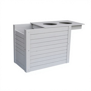 Abri pour animaux de compagnie extérieur en plastique gris moderne, imperméable, de forme carrée, avec station d'alimentation surélevée, fabriqué au Vietnam - Product Image 1