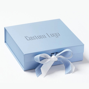 Caja de regalo A4 con cierre magnético de tablero rígido grande plegable con logotipo Deboss en relieve personalizado con cinta - Product Image 1