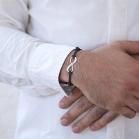 Bracelet personnalisé avec gravure de nom et de date, bijoux pour homme et femme, cadeau personnalisé, bracelet en acier inoxydable avec charme infini, bracelet de couple