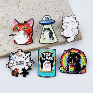 Spilla a tema cartoni animati con forma simpatica, motivo tè al latte, piccola mano che tira, accessorio a forma di animale, tecnica a goccia d'olio - Product Image 3