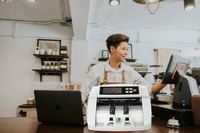 Compteur de billets de banque professionnel HUAEN A16 avec écran LCD, détection UV/MG/IR, reconnaissance automatique des devises, compatibilité avec les imprimantes
