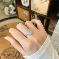 Anello di Lusso in Platino Pt950 con Diamante Coltivato in Laboratorio, Taglio Brillante a 4 Griffe, Design a Cubetto di Zucchero, Stile Amore Eterno
