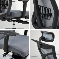 Chaise de bureau à dossier haut en maille avec appui-tête, accoudoirs réglables, support lombaire, mécanisme d'inclinaison, base chromée et roulettes pour le lieu de travail