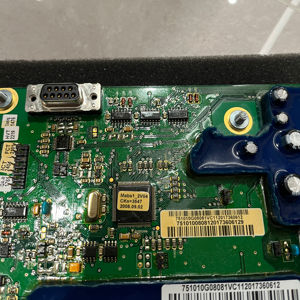 Carte de commande du disjoncteur à vide ABBs VM1 751010G0807/751010G0808 - Product Image 1