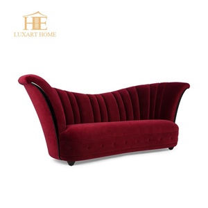 Canapé rembourré en tissu Teddy imitation fourrure de mouton Kali de Meridian Furniture pour salon - Product Image 3