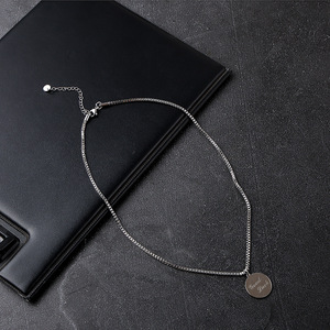 Venta al por mayor de moda collar de acero inoxidable Retro todo-fósforo titanio acero clavícula cadena hombres mujeres colgante - Product Image 4