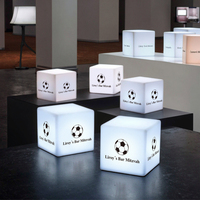 Fourniture directe d'usine RVB LED Cube en plastique Table et siège 16 couleurs changeantes lumière pour meubles de bar de salle de sport en plein air