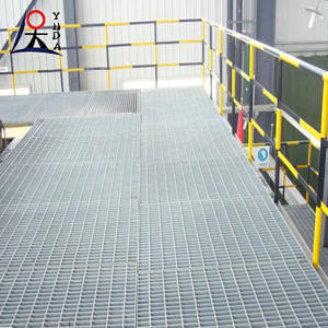 Grilles de drainage dentelées 32x5 antidérapantes en acier galvanisé à chaud - Product Image 5