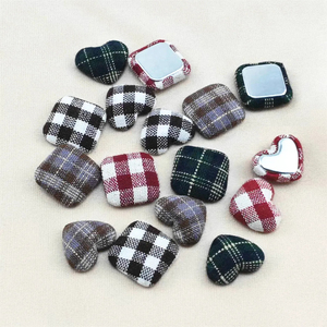 DIY ev bahçe el sanatları Cabochon konfeksiyon aksesuarları ekose kumaş kaplı kalp/kare düz geri düğmesi - Product Image 1