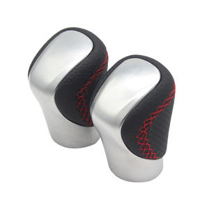 Pommeau de levier de vitesse Lexus en cuir argenté avec surpiqûres rouges, ergonomique, pour boîte de vitesses automatique GS - Product Image 1