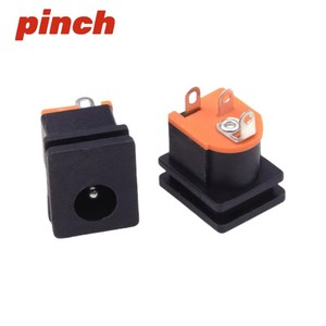 ปลั๊กไฟ DC แบบ Pinch ขนาด 5.5x2.1 มม. พร้อมฉนวนทองเหลืองสำหรับอุปกรณ์อิเล็กทรอนิกส์ - Product Image 3