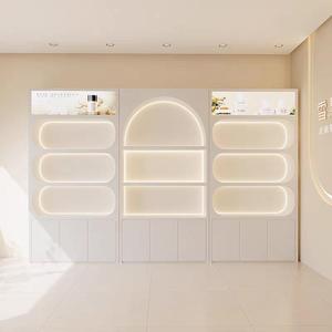 Exhibidor de Salón de Uñas con Iluminación LED, Mueble de Exhibición de Madera Contrachapada, Exhibidor de Pared para Salón de Belleza - Product Image 1