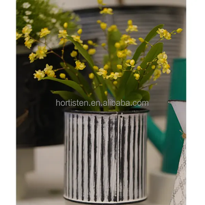 Vaso per Fiori in Metallo Zincato Ondulato Vintage Nero Sbiancato, Fioriera Cilindrica in Ferro Nervato - Product Image 3