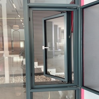 Fenêtre à ouverture extérieure en alliage d'aluminium JOUGE avec moustiquaire, série CG110, cadre de 110 mm, épaisseur de paroi de 1,8 mm pour une insonorisation optimale