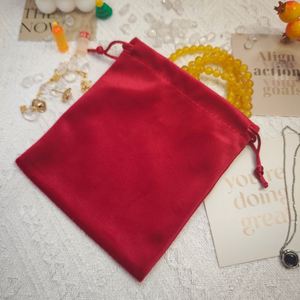 Pochette de luxe en velours rouge ultra doux pour bijoux, sac cadeau personnalisé en velours avec cordon de serrage anti-poussière - Product Image 4