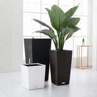Plusieurs tailles disponibles Pots de fleurs rectangulaires en rotin auto-arrosants pour la décoration de la maison et du jardin