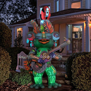 Aufblasbares Modell des Gitarristen für das Musik festival thema - Product Image 1