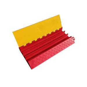 Protector de Cables de 3 Canales de PU Rojo de Alta Resistencia, Cubierta de Cables para Escenarios - Product Image 1