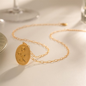 สร้อยคอจี้รูปไข่สแตนเลสคุณภาพสูง ชุบทอง ประดับดอกไม้ - Product Image 3