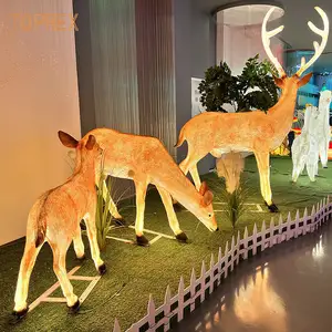 Patung rusa Natal ukuran hidup Resin natal multi warna tahan air untuk dekorasi taman dan kebun binatang